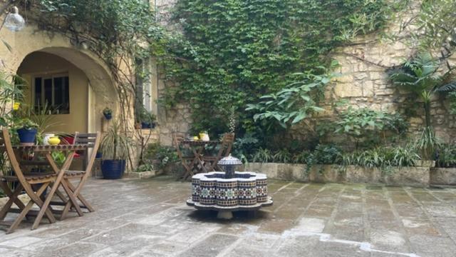 Le Grand Rouget Apartment Beaucaire  Exterior photo